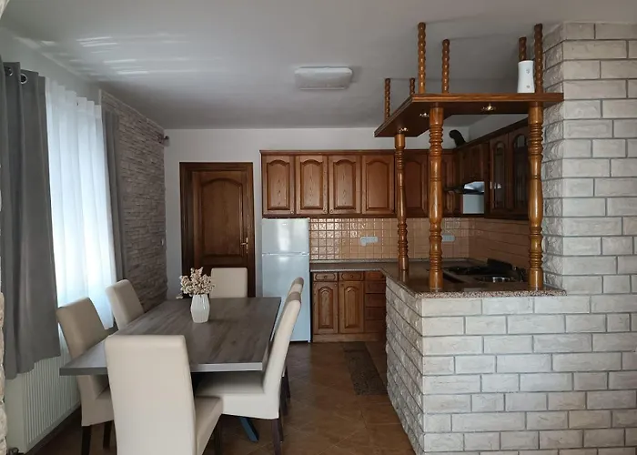 아파트 Srdarovic 3 *