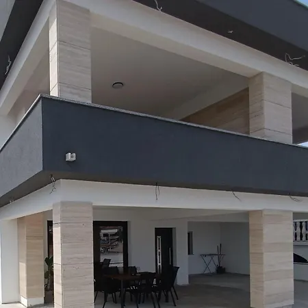 Srdarovic 3 Apartment